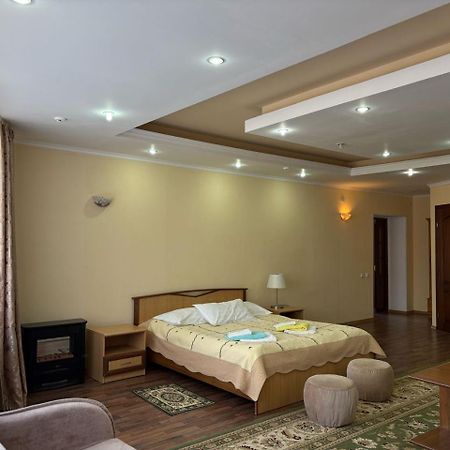 Tri Korony Hotel Cholpon-Ata Kültér fotó