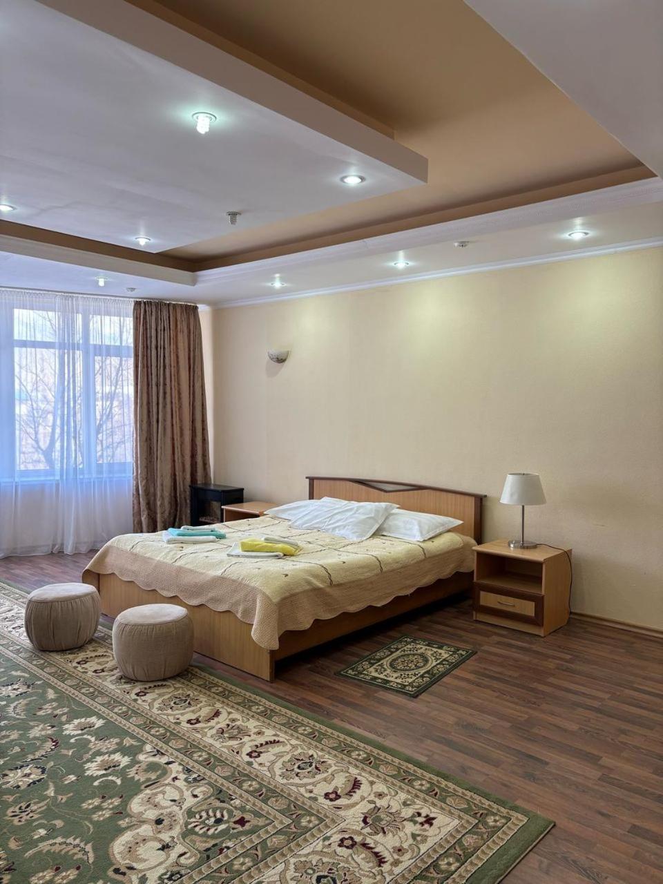 Tri Korony Hotel Cholpon-Ata Kültér fotó
