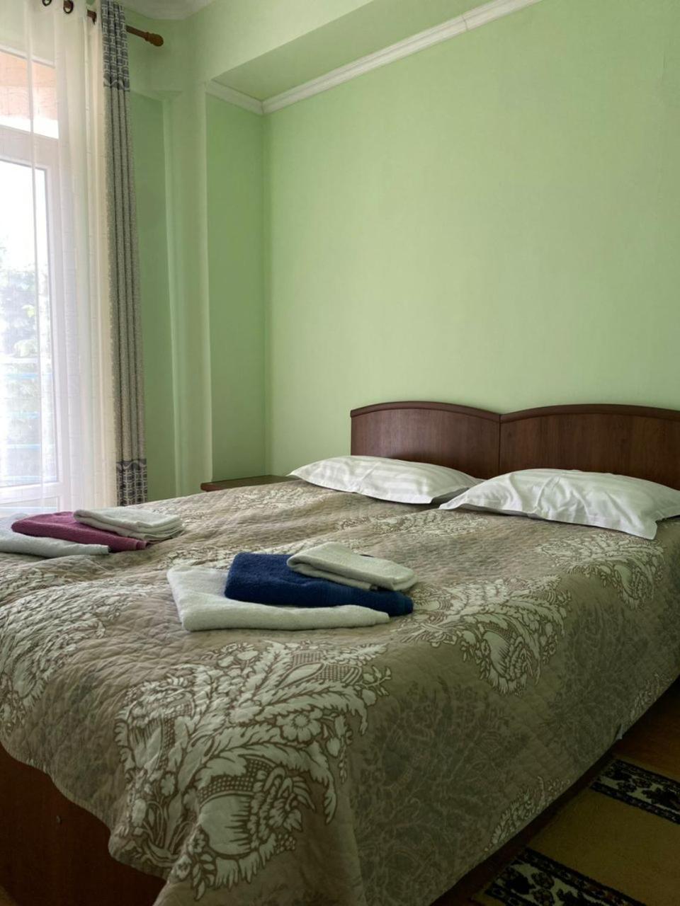 Tri Korony Hotel Cholpon-Ata Kültér fotó
