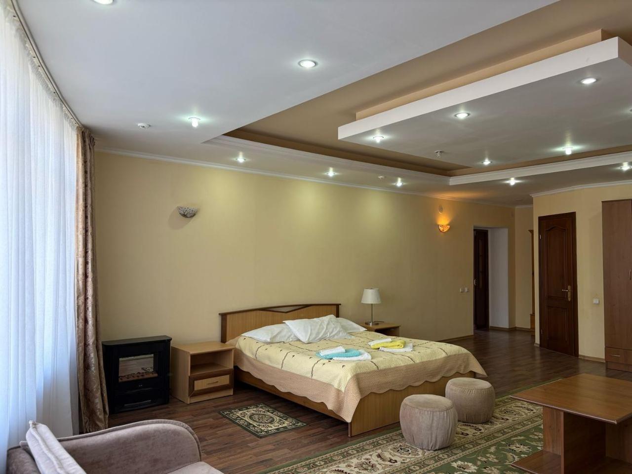Tri Korony Hotel Cholpon-Ata Kültér fotó