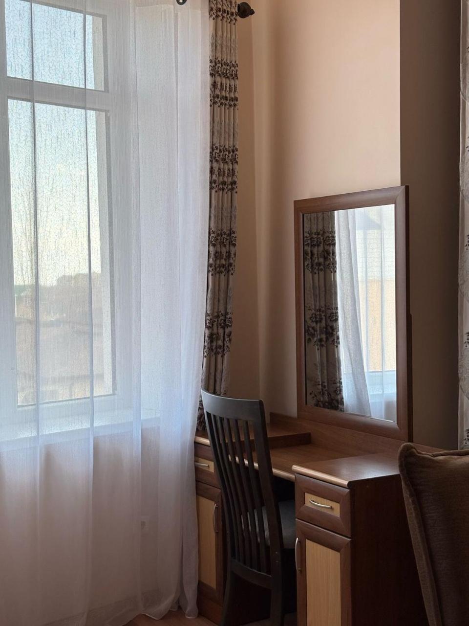 Tri Korony Hotel Cholpon-Ata Kültér fotó