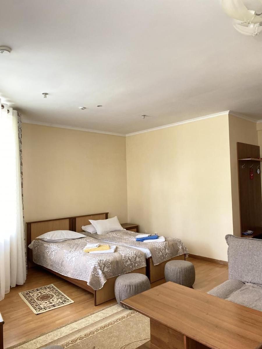 Tri Korony Hotel Cholpon-Ata Kültér fotó