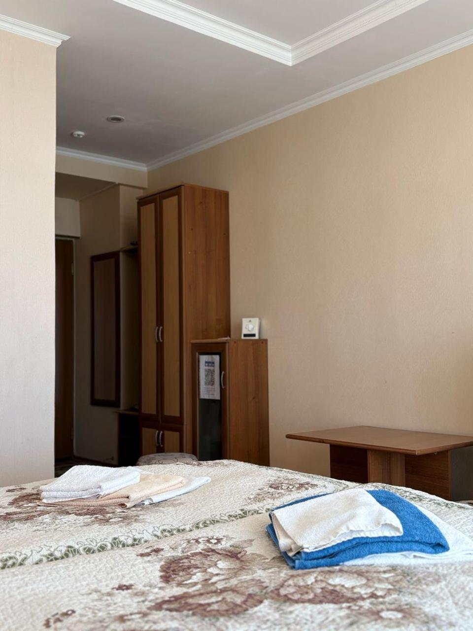 Tri Korony Hotel Cholpon-Ata Kültér fotó