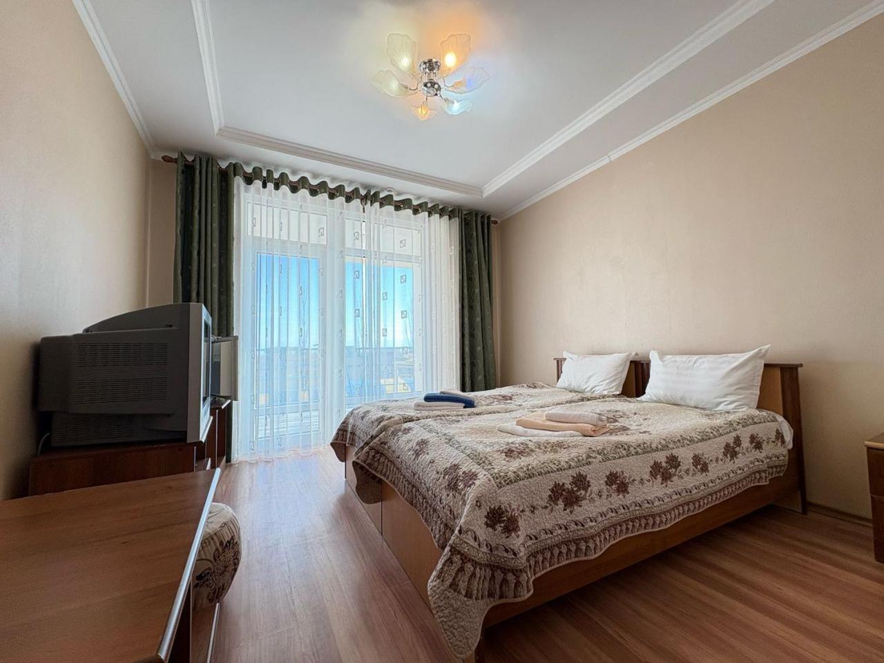 Tri Korony Hotel Cholpon-Ata Kültér fotó